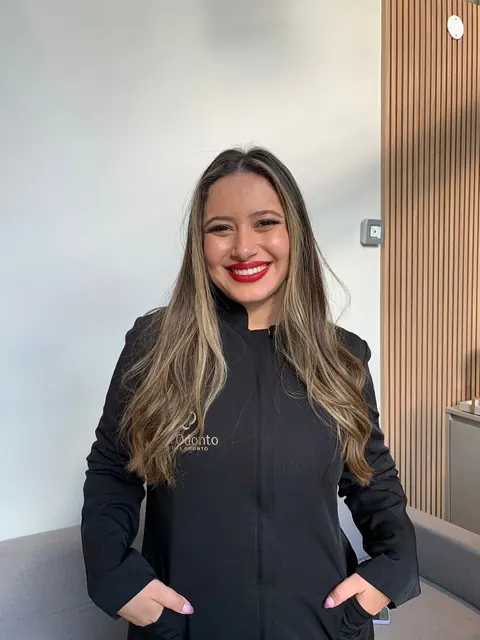 Dra. Thais Gonçalves